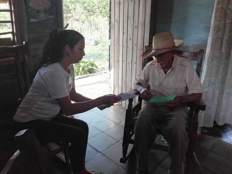 Isaías, anciano de 98 años quien votó desde su vivienda en Las Guásimas.