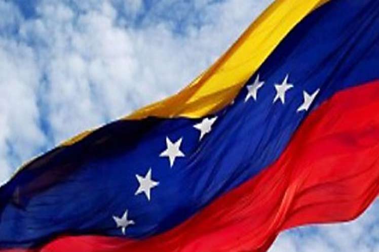 173.bandera venezolana cielo
