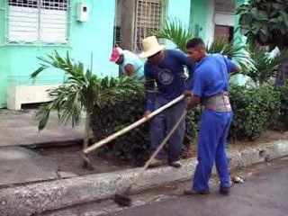 189.trabajadores servicios comunales cuba 015