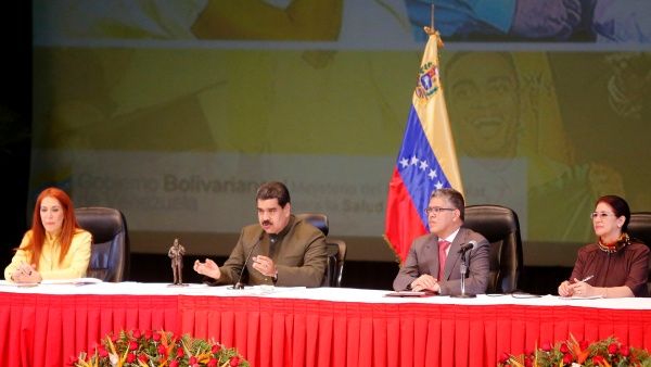 El presidente Maduro estuvo en el Teatro Teresa Carreño de Caracas. | Foto: TeleSur