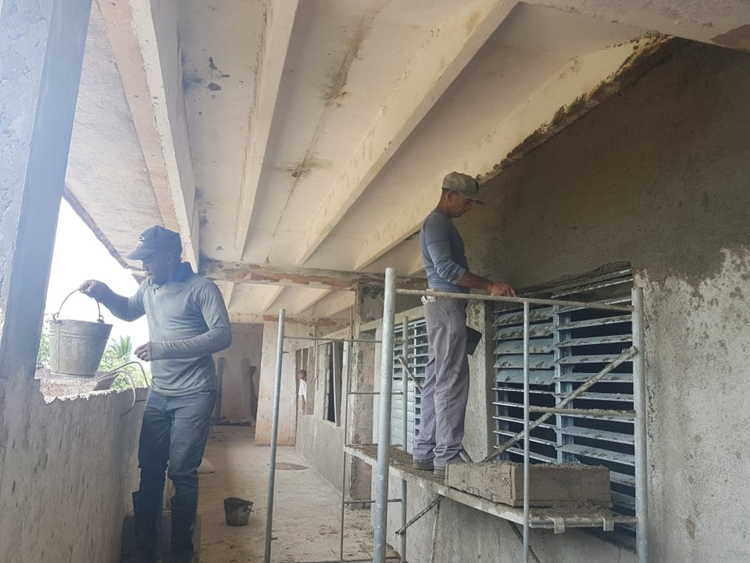 Antiguo centro educacional de Sierra de Cubitas convertido en viviendas para danificados del huracán Irma.