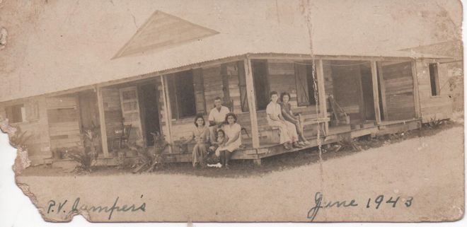 En La Gloria City funcionaba igualmente una escuela grande, erigida en el campo, “ porque ellos decían que los muchachos (los estudiantes) no debían distraerse”./Foto: fondo del Museo Municipal