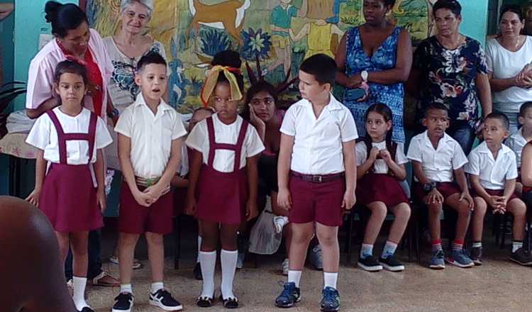 Actuación de los infantes.