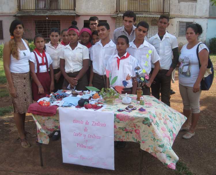 Alumnos de la Escuela Pepito Tey.
