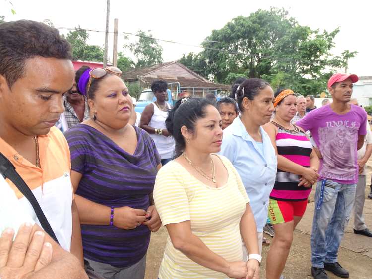 Asistentes al acto político cultural.