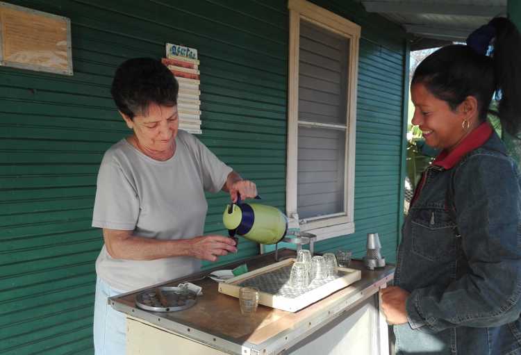 Cafetería perteneciente al sector no estatal en Sierra de Cubitas./Foto: Autora