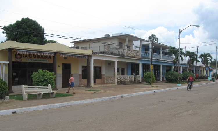 Avenida Mario Herrero Toscano.