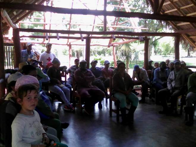 Trabajadores  de Limones Tuabaquey en asamblea sindical.