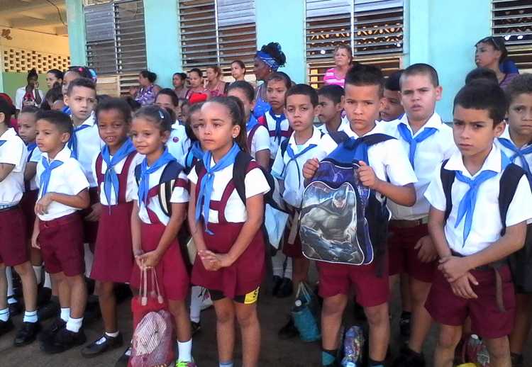 Colectivo pioneril de la Escuela Héroe de Yaguajay.
