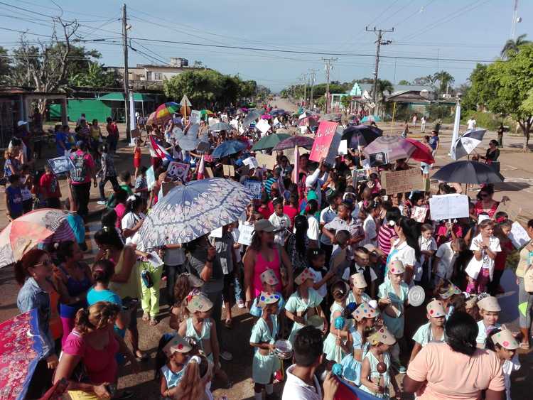 Concentración en la cercanía del Parque José Martí.