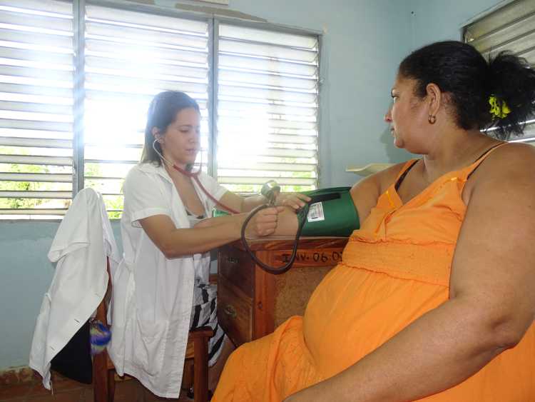 Consulta a embarazada.