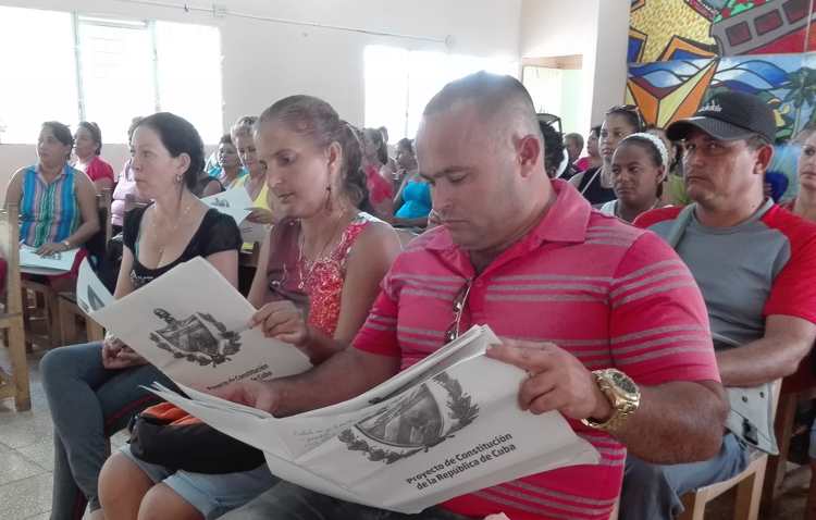 Cubiteños en consulta popular. (Foto: Autora)