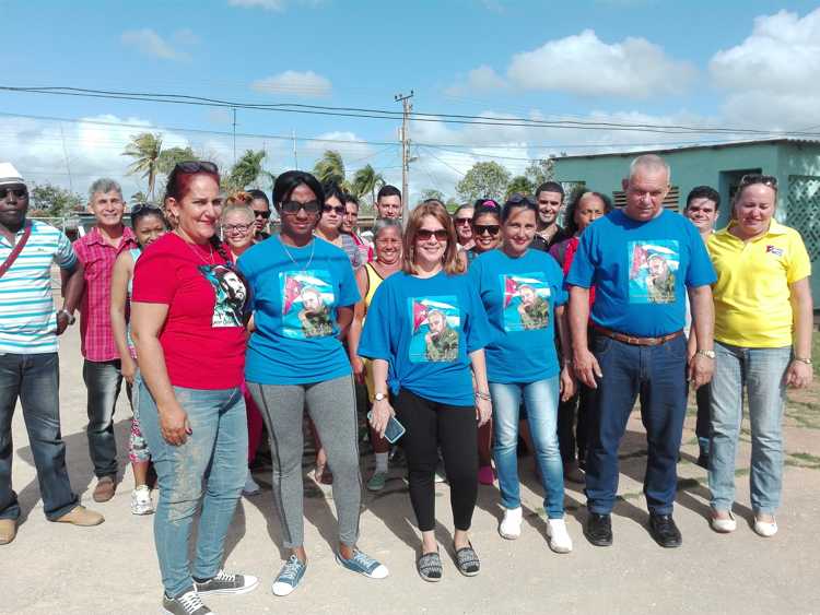 Diálogo con trabajadores de la Cultuta.