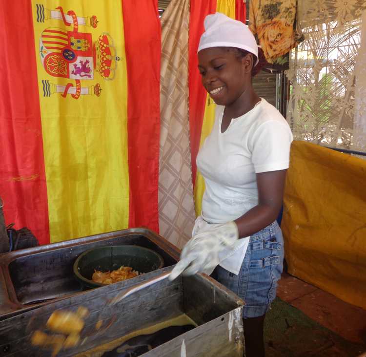 Oferta de comida criolla.