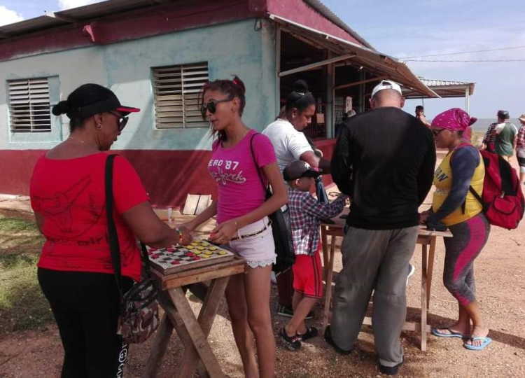 En Puerto Piloto la población también disfruta de las propuestas deportivas./Foto autora