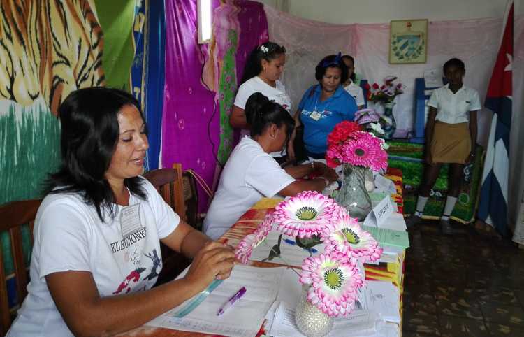 En la comunidad El Colorado el pueblo ratifica el voto por Cuba.