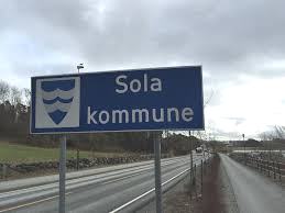 Entrada por carretera a la ciudad y municipio de Sola en Noruega./Foto: Autor