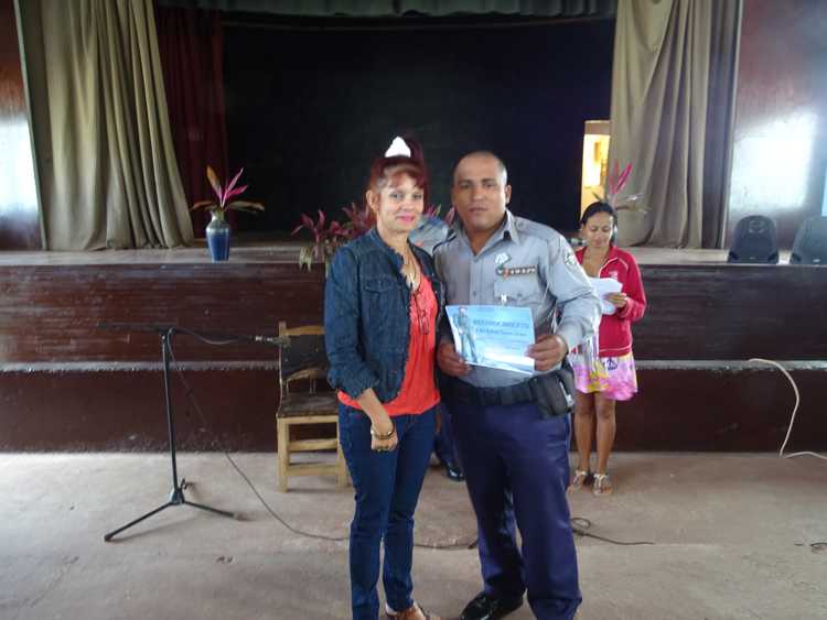 Entrega de Distinción.