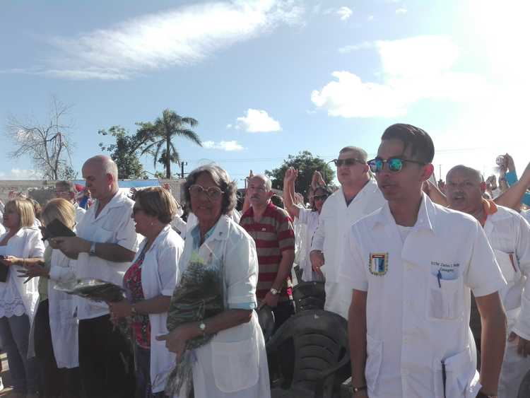 Galenos de la provincia en acto por el Día de la Medicina latinoamericana.