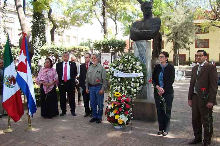 Homenaje a Mella en Ciudad México./Foto: Radio reloj