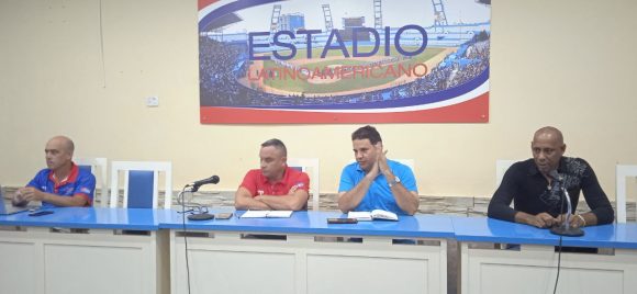 Reunión de las autoridades del béisbol con la prensa especializada. Foto: Angélica Arce Montero/Cubadebate.