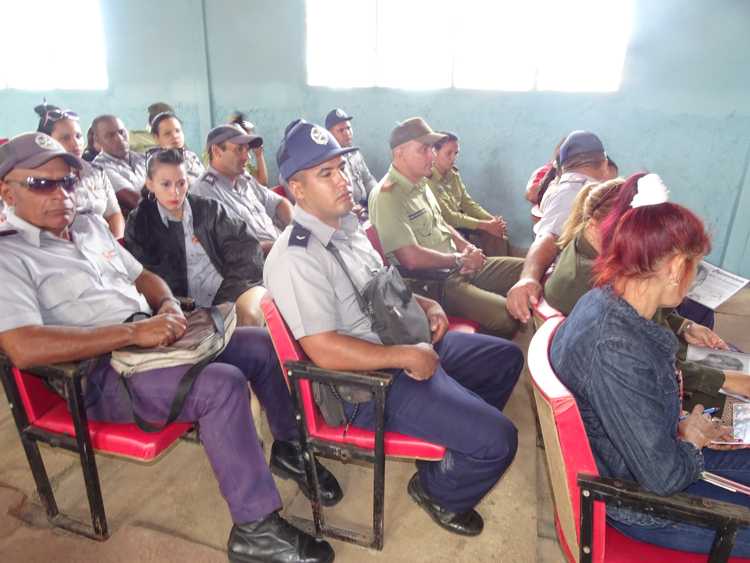 Integrantes de la PNR en Sierra de Cubitas.