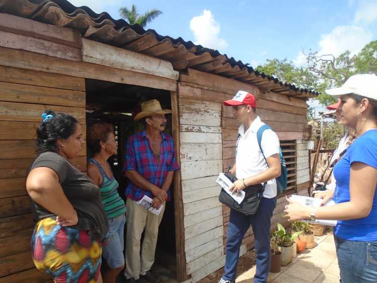 Intercambio con damnificados sobre medidas sanitarias en la etapa de recuperación