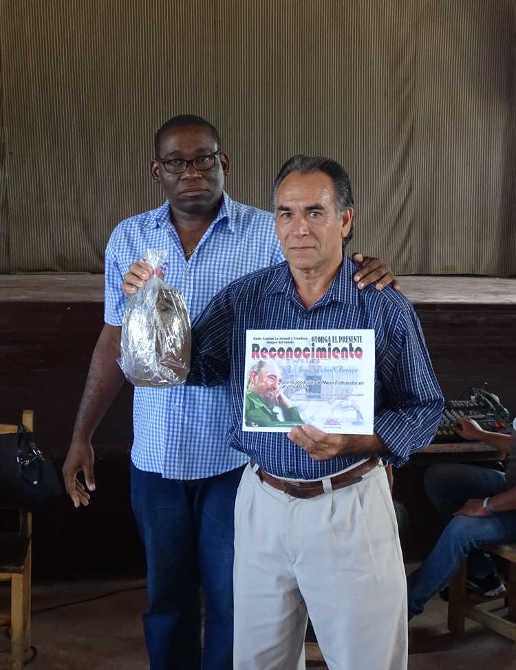 Jorge Ochoa Pantoja, mejor trabajador de Radio Cubitas.