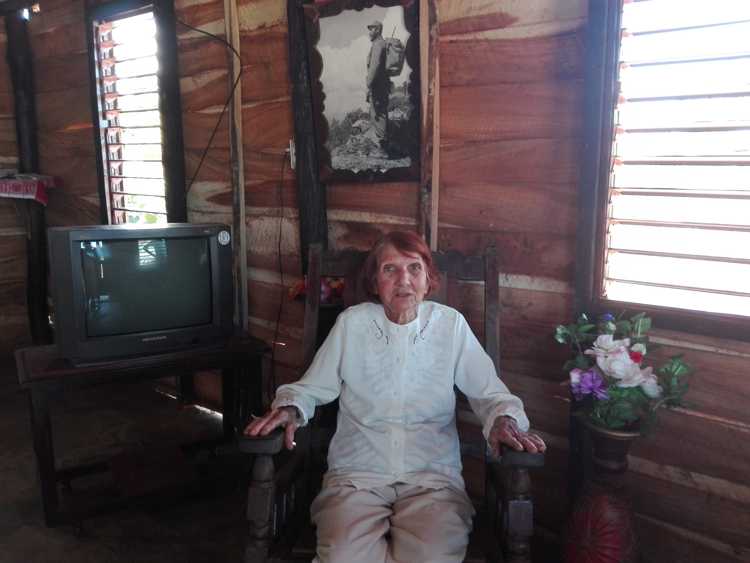 Juana del Risco damnificada por el huracán Irma que hoy disfruta de su nueva vivienda./Foto: Autora