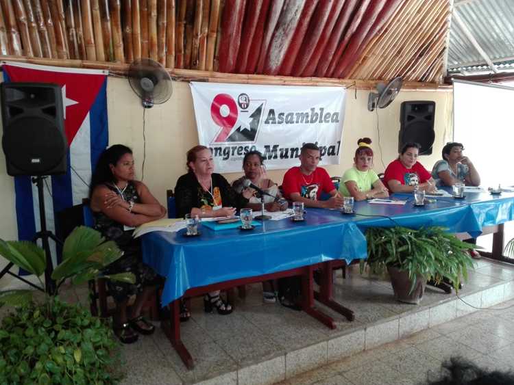 La presencia de la dirección Nacional de los CDR y máximas autoridades políticas y gubernamentales.
