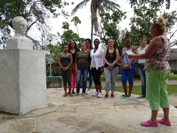 Lectura del plan de actividades a celebrar en la Jornada de la Prensa.