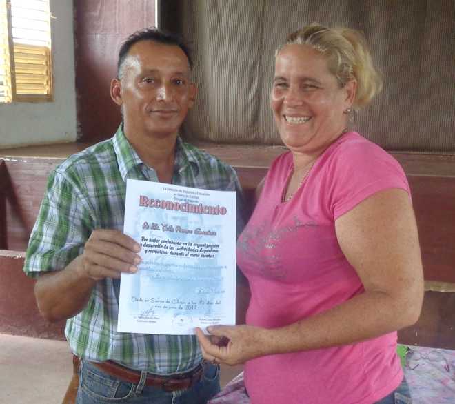 Los trabajadores de los Combinados Deportivos también fueron reconocidos.
