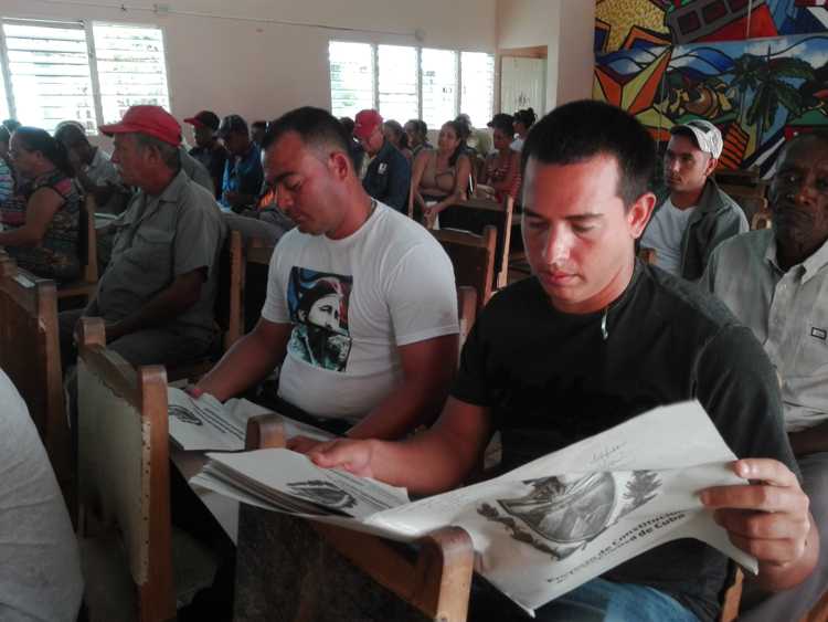 Los cubiteños ratifican guía certera del Partido Comunista de Cuba./Foto: Autora