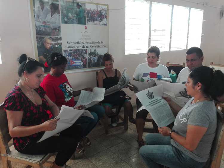 Los jóvenes en Sierra de Cubitas intensfican preparación para proceso de consulta popular./Foto: Autora
