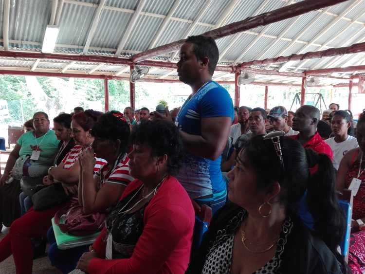 Los jóvenes opinan sobre las donaciones voluntarias de sangre y su impacto social.