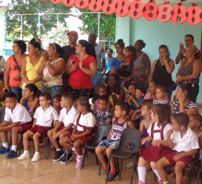 Los padres también participaron en el acto.