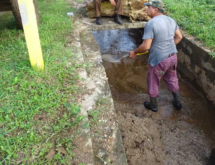 Los trabajadores  de Acueducto inmersos en el Meteoro 2018.
