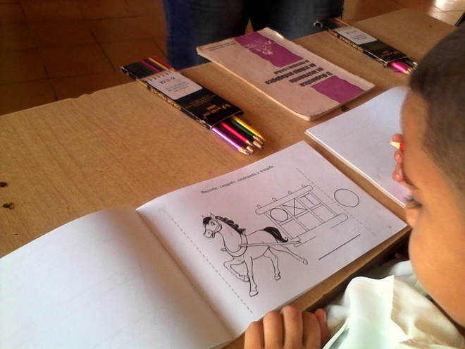 Materiales escolares para la realización del ejercicio comprobatorio.