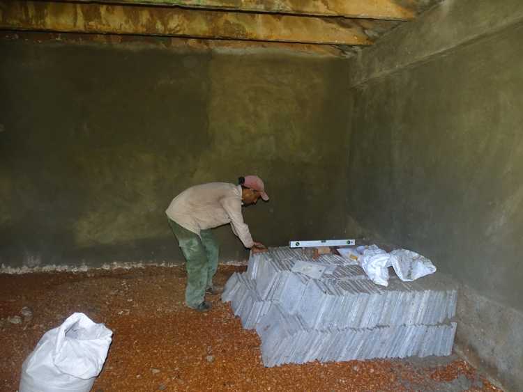 Materiales para la reparación de pisos.