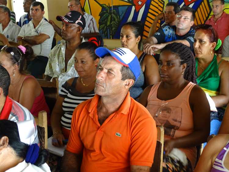 Miembros del Comité Municipal del Partido.