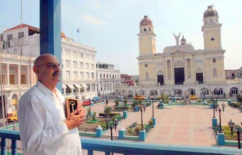 Con gran orgullo y gratitud por su tierra natal, Moltó recibió la Llave de la Ciudad de Santiago de Cuba.