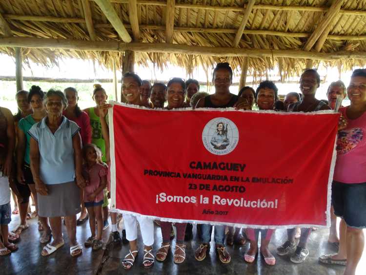 Recibimiento de la bandera.