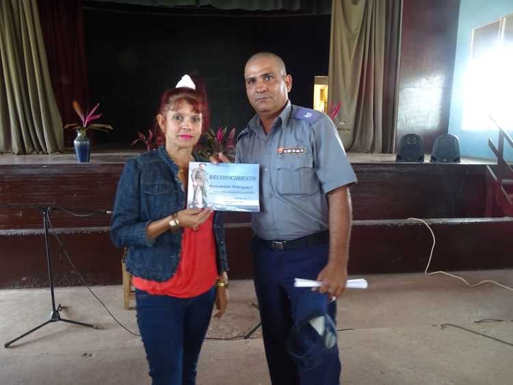 Reconocimiento a Capitán Rodobaldo Rodríguez.