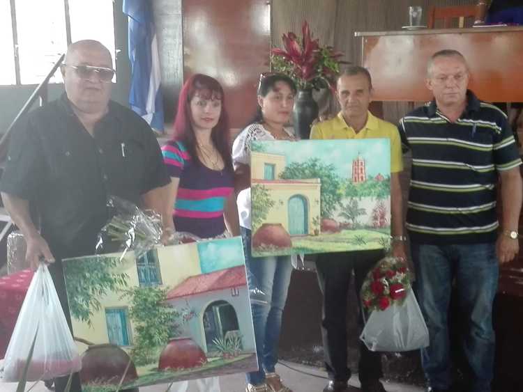 Reconocimiento a Pedro Barreiro Cifuentes y Elier Expósito Gutiérrez.