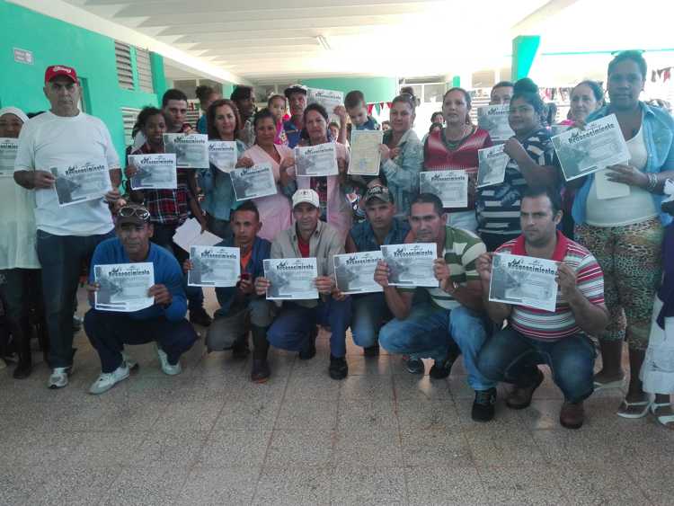 Reconocimiento a trabajadores destacados en la recuperación.