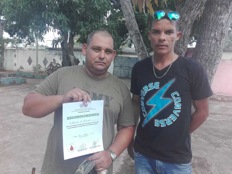 Reconocimiento al sector del Comercio y la Gastranomía.