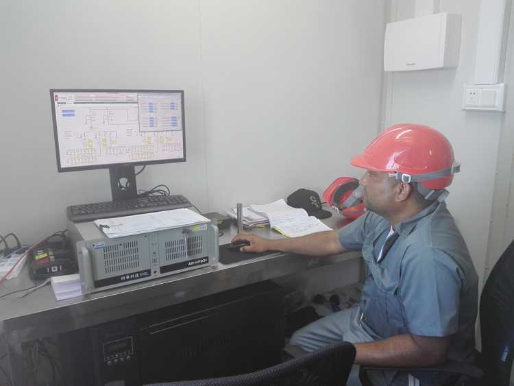 Rusnier Crespo Zoria, jefe de grupo de operadores.