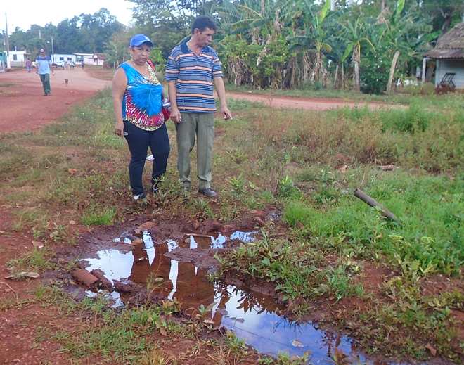 Salideros de agua que afectan abasto de agua en circunscripción 21.