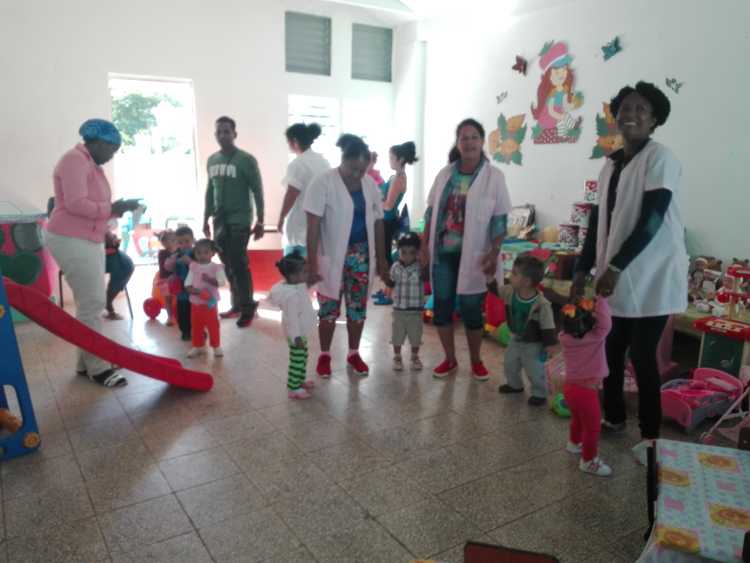Salón también recuperado luego del embate de Irma.