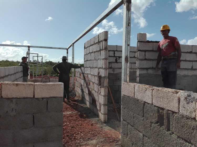 Se construyen edificaciones en Piloto alejadas del mar.
